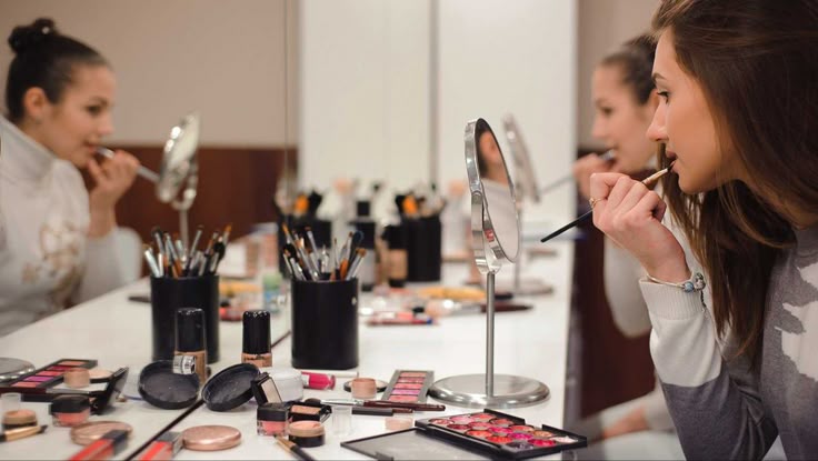 #4 - Holiday Class Personal Makeup ( 2 Days )