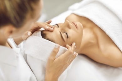 International Beautician 3 Months Course.